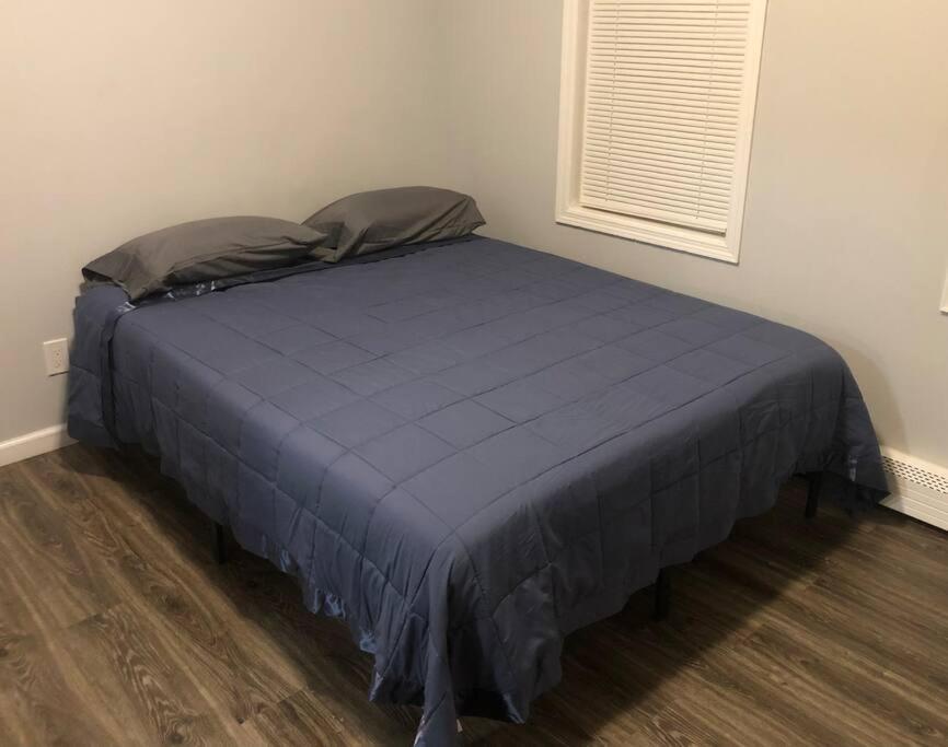 Private 2-Bedroom With Free Parking And Direct Bus To Nyc Manhattan Only 2 Blocks Away Linden Esterno foto