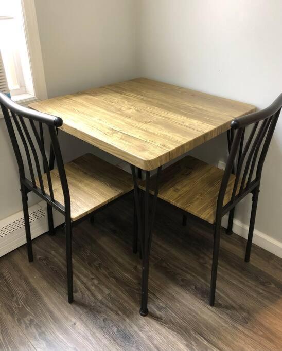 Private 2-Bedroom With Free Parking And Direct Bus To Nyc Manhattan Only 2 Blocks Away Linden Esterno foto